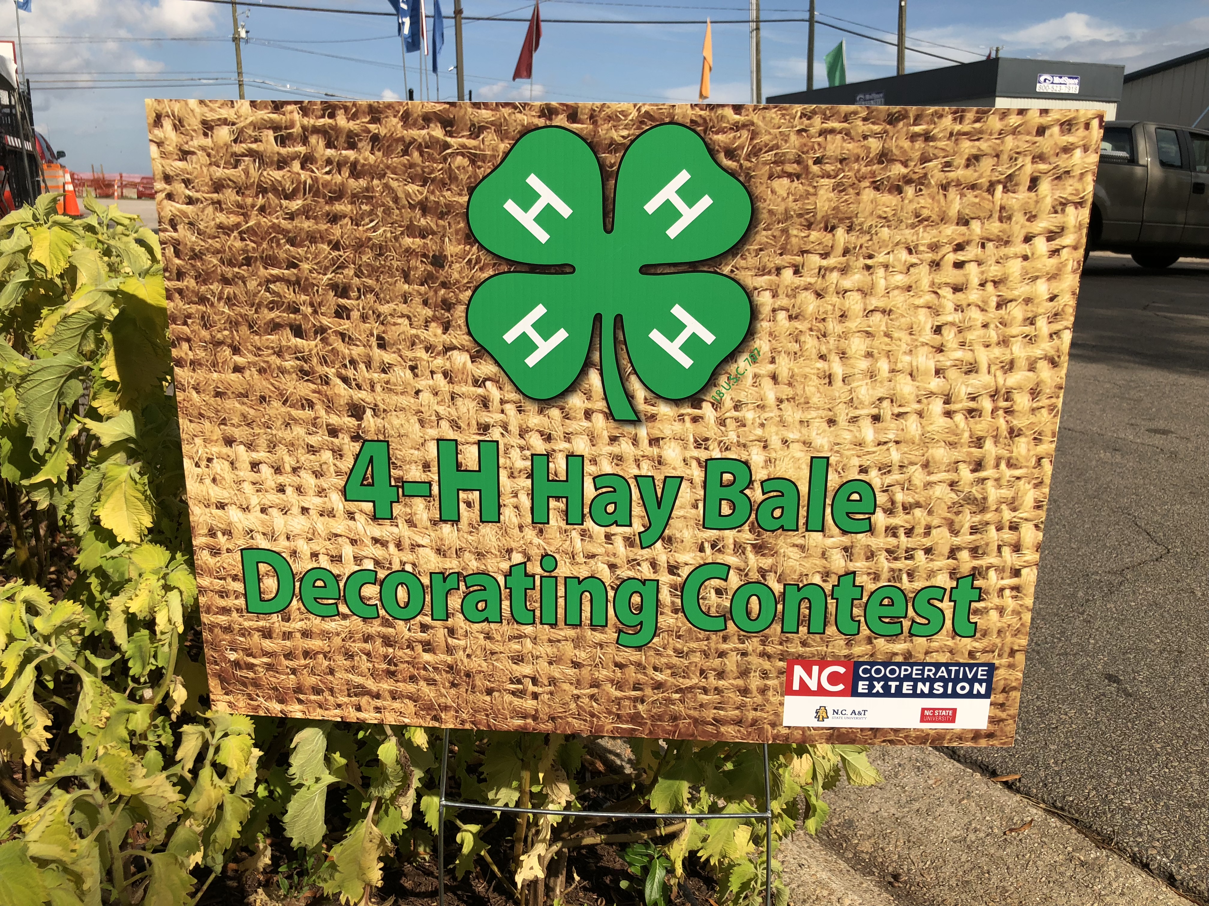 4-H Hay Bale Decorating Contest